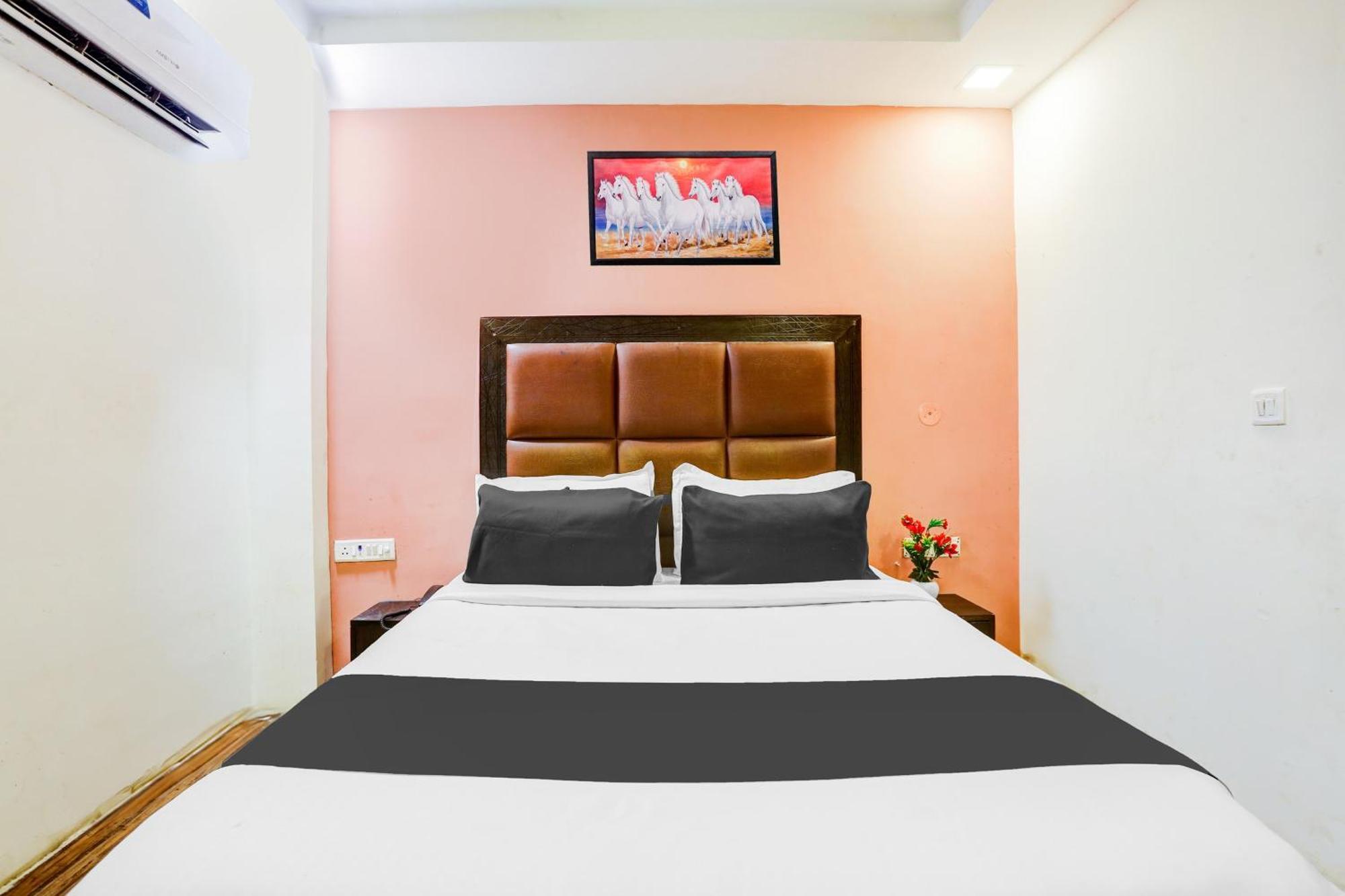 Super Hotel O Rohini Sector 20 Formerly Yellow Saffron Delhi  Dış mekan fotoğraf