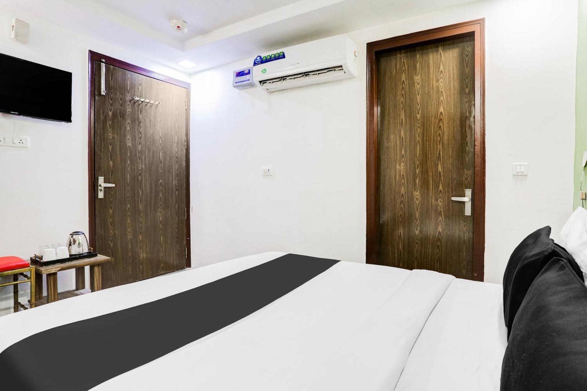 Super Hotel O Rohini Sector 20 Formerly Yellow Saffron Delhi  Dış mekan fotoğraf
